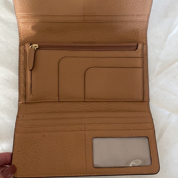 Walet - Picture 2 of 2